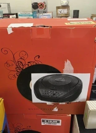 Radiosveglia CD Player nera con radio, lettore CD e sveglia