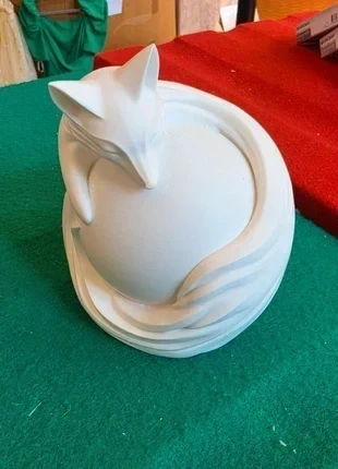 Volpe addormentata decorativa – Scultura stampata in 3D